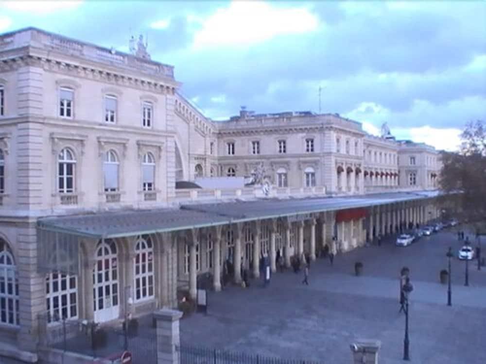 Hotel De Lorraine Paris Exterior photo
