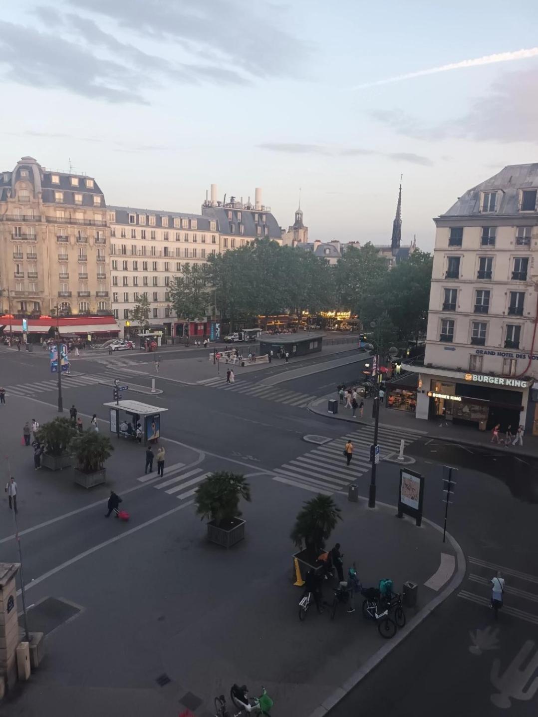 Hotel De Lorraine Paris Exterior photo